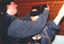 Cliquez sur cette photo gratuite de maitresse dominatrices 2 pour accder  la zone membre de maitresse.